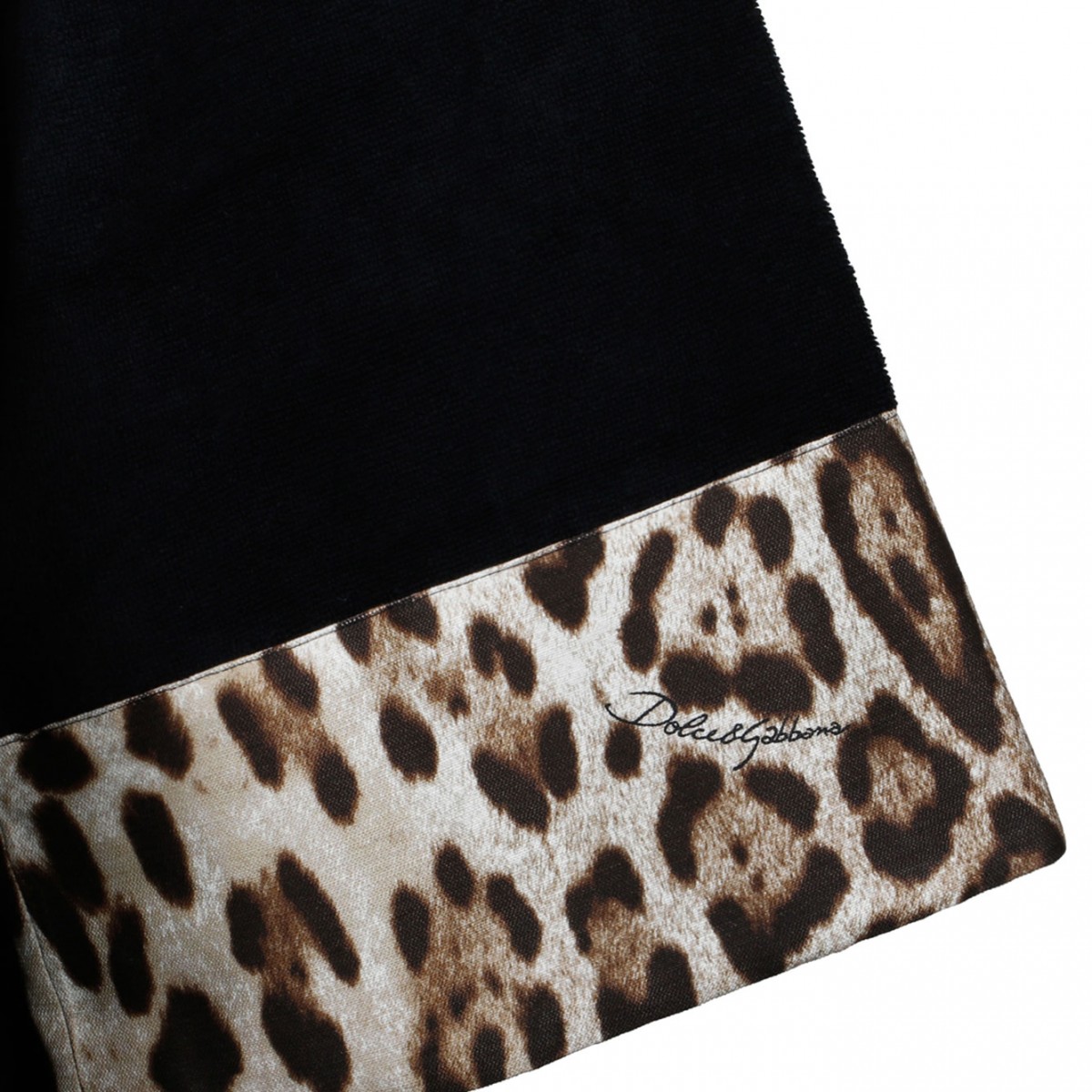 Leopard Print Trim Bathrobe