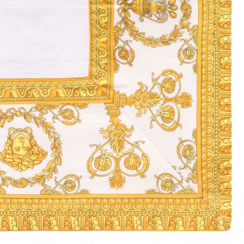 White I Love Baroque Beach Towel