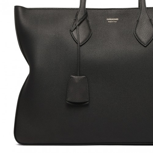 Black Star M Tote Bag