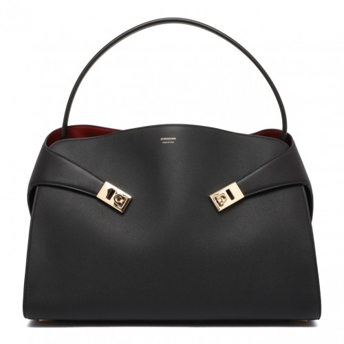 Black Hug Shoulder Bag