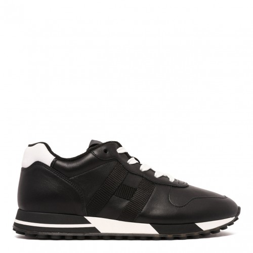 Black H838 Low-Top Sneakers