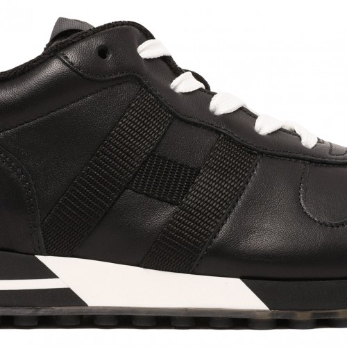 Black H838 Low-Top Sneakers