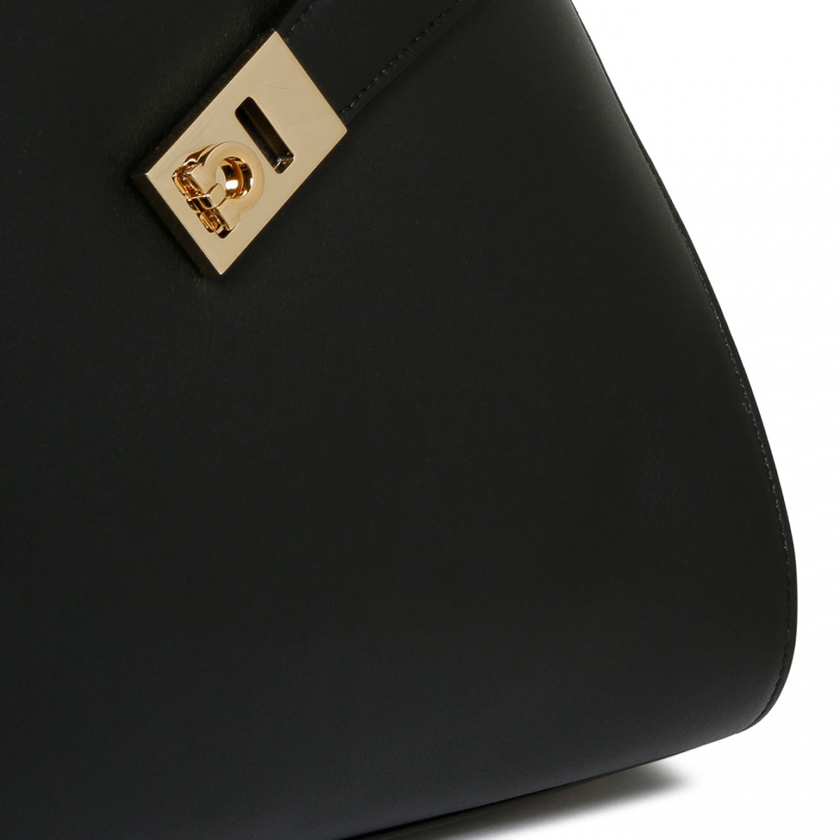 Black Hug Handbag