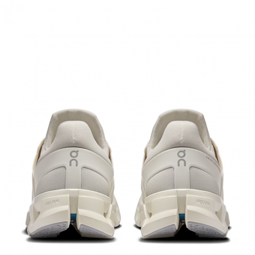 Ivory Cloudswift 4 AD Sneakers