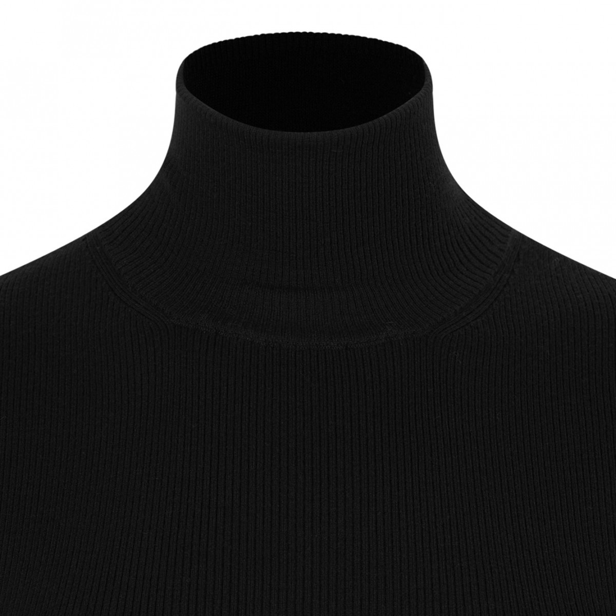 Black Wool Yarn Turtleneck