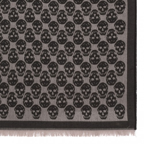 Grey Skull-Patterned Fringed Scarf 2
