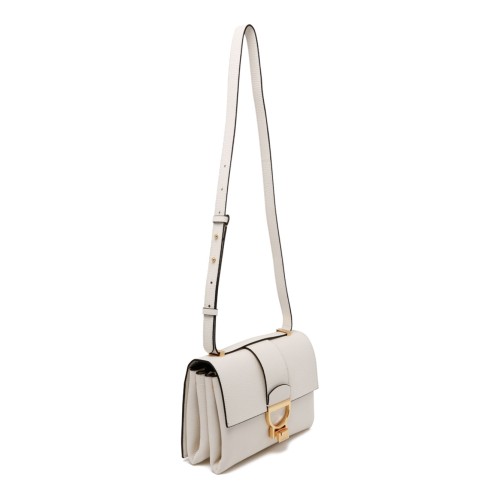 Pearl Arlettis Shoulder Bag