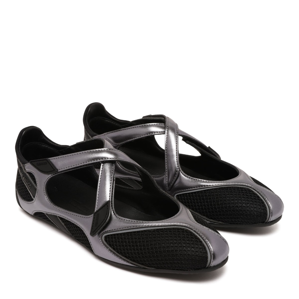 Black and Silver Ballerina Flat Floor 01