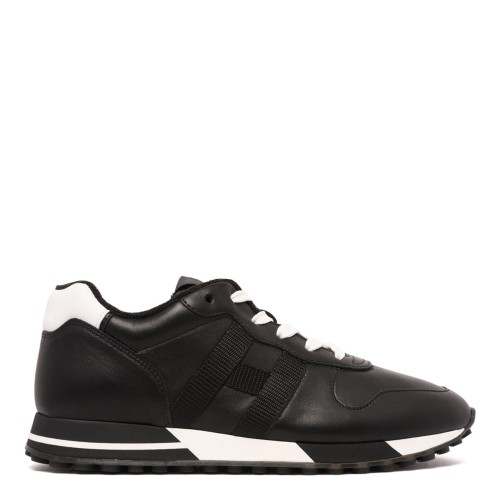 Black H838 Low-Top Sneakers