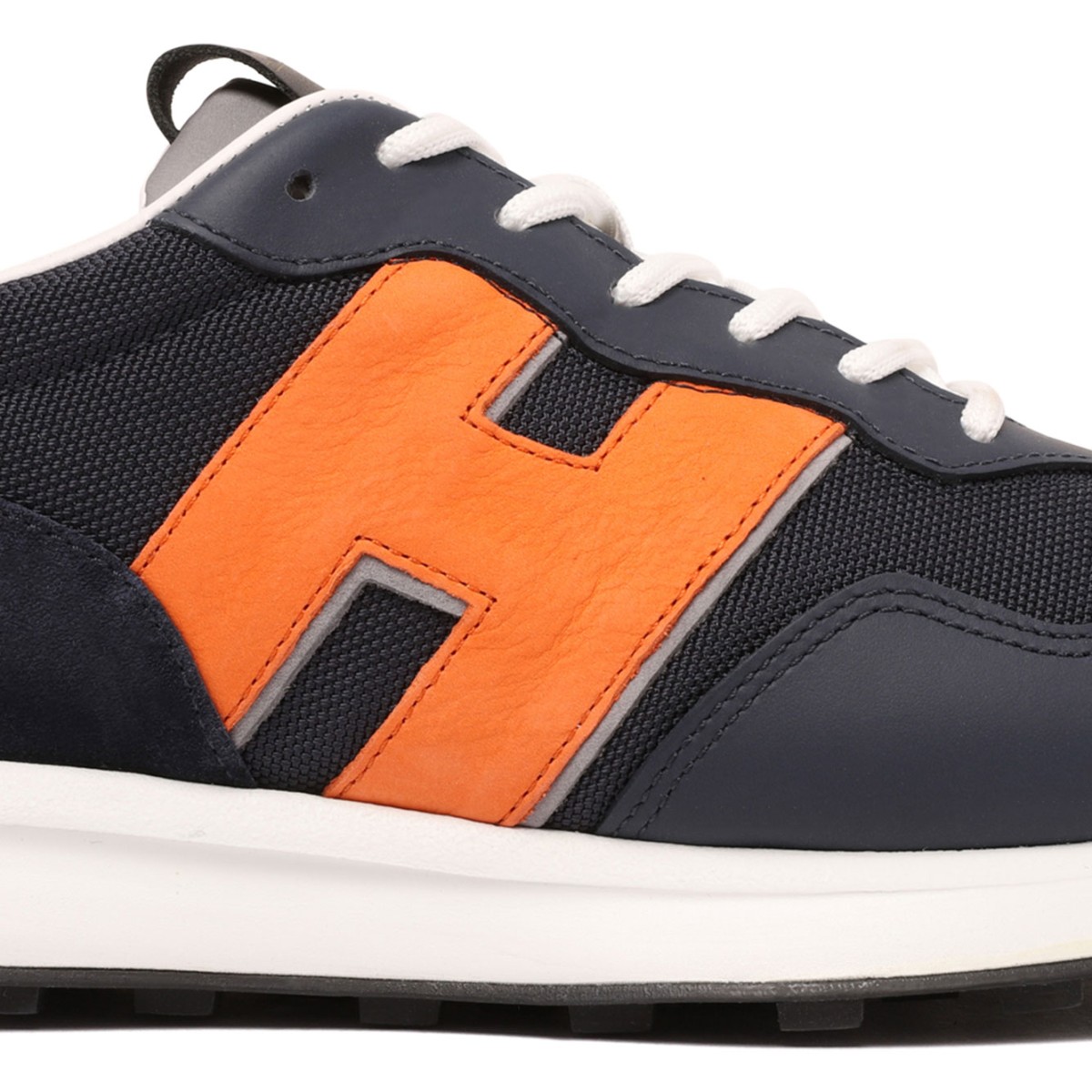 H601 Sneakers