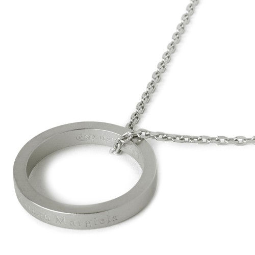 Gold Tone Pendant Necklace 2