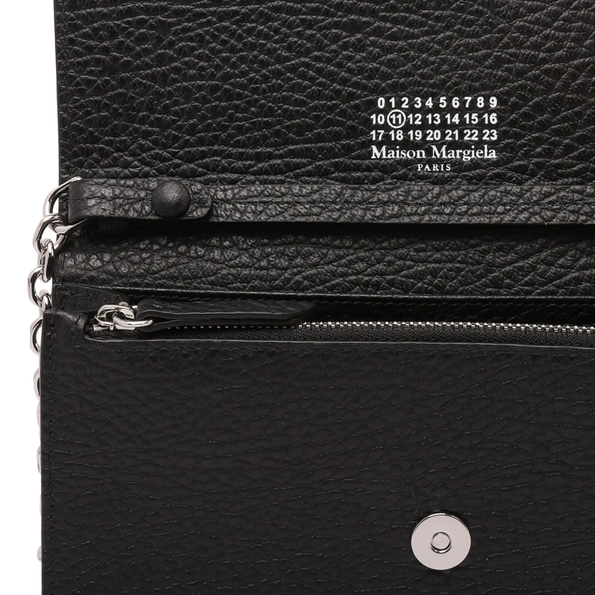 Four Stitches wallet with chain