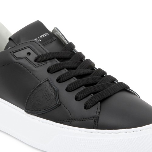 Temple Low-Top Sneaker
