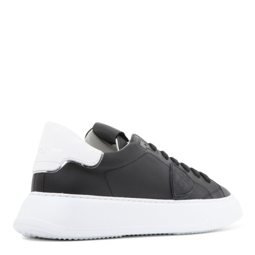 Temple Low-Top Sneaker