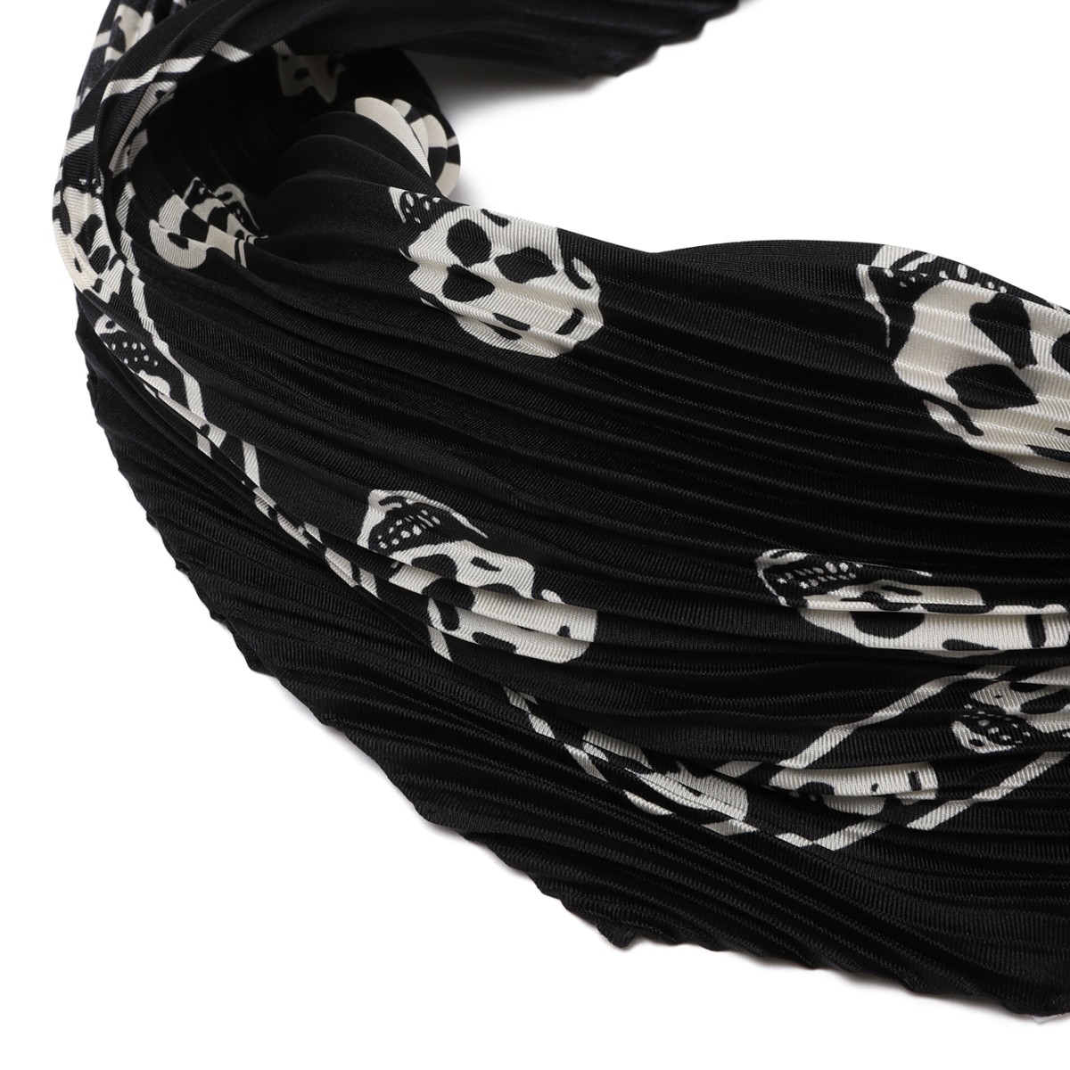 Alexander McQueen Black Skull Print Scarf.