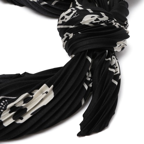 Alexander McQueen Black Skull Print Scarf.
