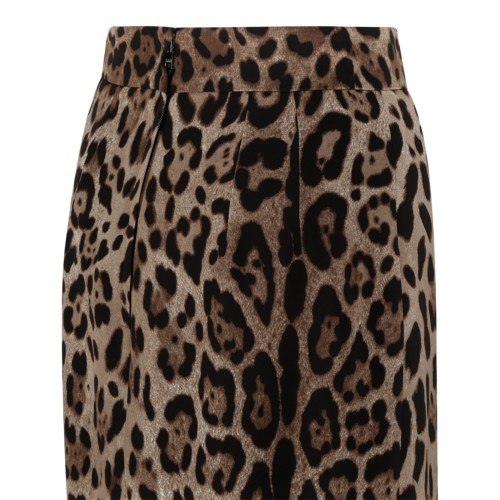 Dolce & Gabbana Leopard Print Midi Skirt.